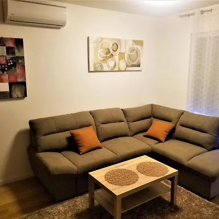 Luxury 55m2 With Unique View Apartment